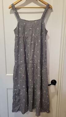 Cottagecore Madewell Embroidered Tiered Midi Dress in Navy Gingham Check, M